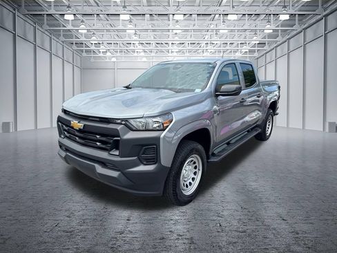 Used 2024 Chevrolet Colorado W/T RWD image 3