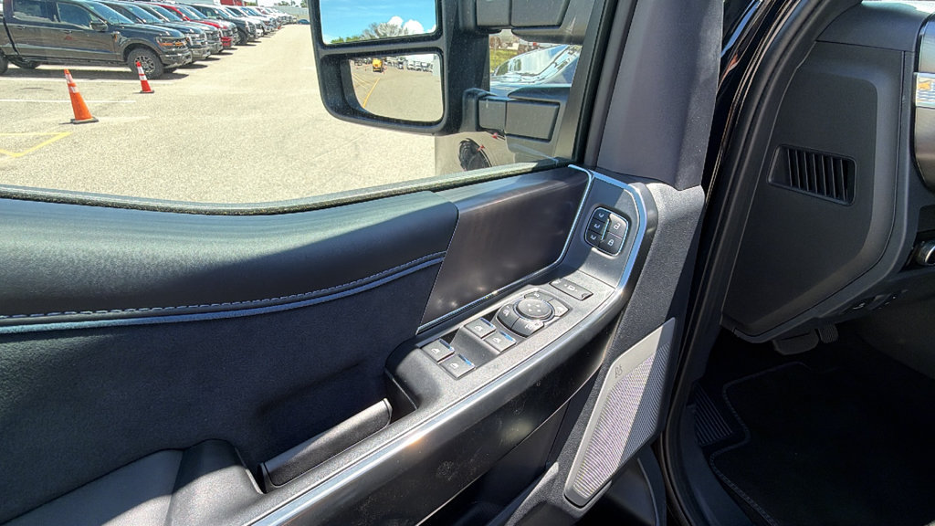 Used 2026 Ford F250 Platinum AWD/4WD image 13