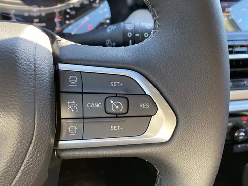 New 2026 Jeep Compass Limited image 11