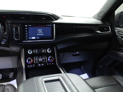 Used 2024 GMC Yukon XL Denali image 20