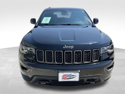 Used 2017 Jeep Grand Cherokee Laredo AWD/4WD image 14
