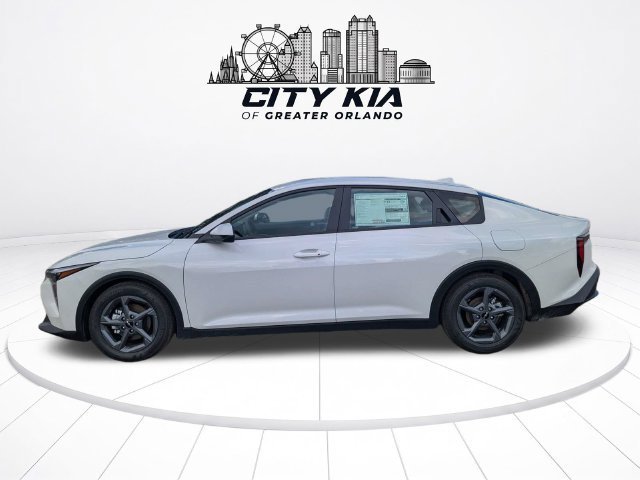 New 2026 Kia K4 FWD image 2