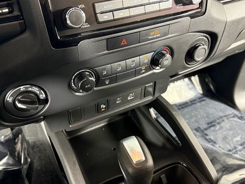 Used 2023 Nissan Frontier SV w/ Midnight Edition Package image 19