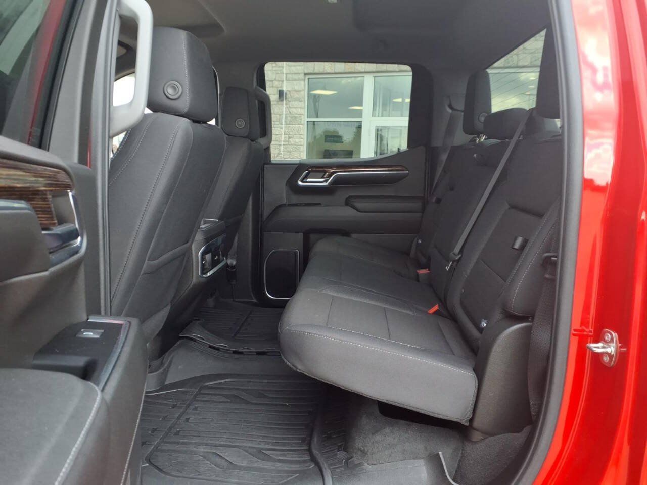 Used 2024 GMC Sierra 1500 Elevation w/ LPO, Elevation Black Package AWD/4WD image 10