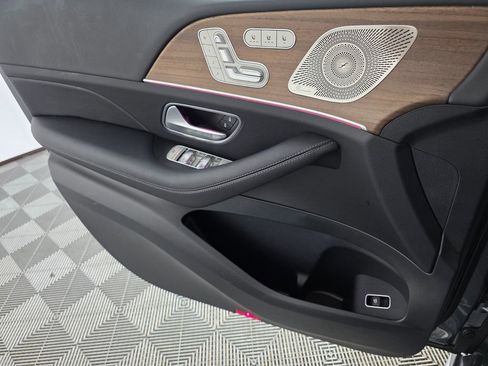 Used 2025 Mercedes-Benz GLE 350 4MATIC image 23