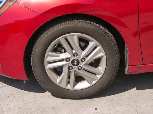 Used 2019 Hyundai Elantra SEL image 5