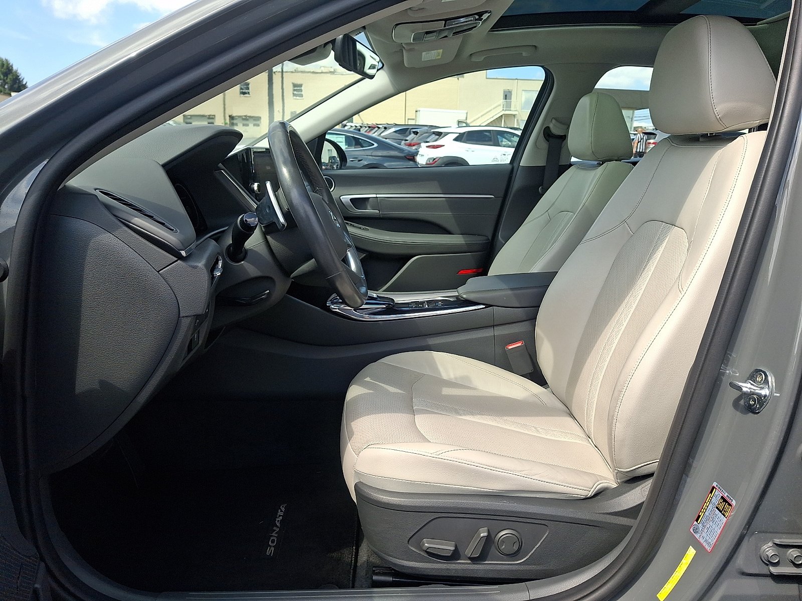 Used 2021 Hyundai Sonata Limited w/ Preferred Accessory Package FWD image 14