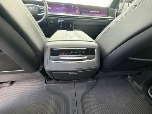 Used 2025 Cadillac Escalade Sport Platinum w/ LPO, ONYX Package AWD/4WD image 38