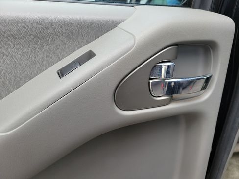Used 2017 Nissan Frontier SV RWD image 19