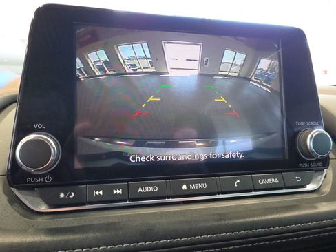 Used 2022 Nissan Rogue SV AWD/4WD image 25