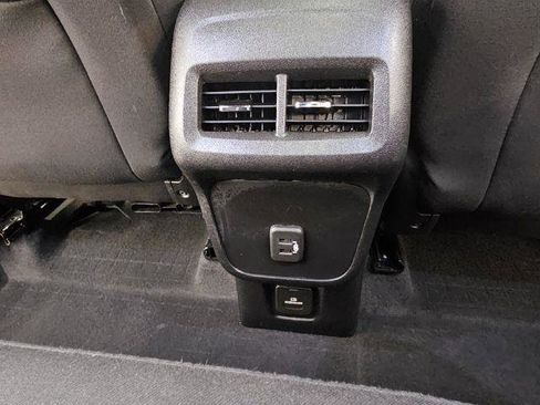 Used 2019 Chevrolet Equinox LT FWD image 34