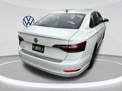 Used 2019 Volkswagen Jetta SE FWD image 4