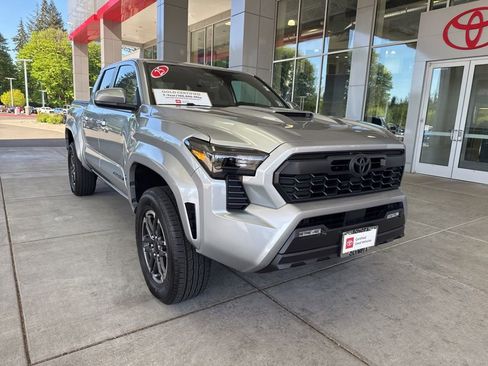 Certified 2025 Toyota Tacoma TRD Sport AWD/4WD image 1