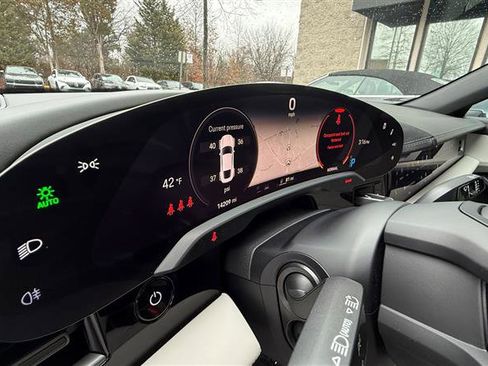 Used 2022 Porsche Taycan 4S image 29