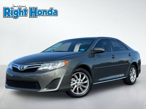 Used 2012 Toyota Camry LE FWD image 2