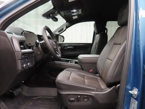 Used 2025 Chevrolet Tahoe High Country image 9