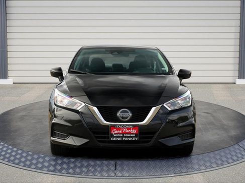 Used 2021 Nissan Versa SV image 2