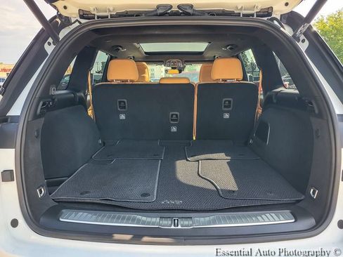 Used 2025 Jeep Grand Cherokee Summit AWD/4WD image 26