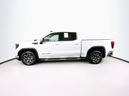 Used 2024 GMC Sierra 1500 SLE w/ Preferred Package image 4