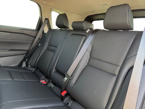 New 2026 Nissan Rogue SV image 14