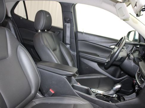 Used 2024 Buick Encore GX Sport Touring FWD image 23