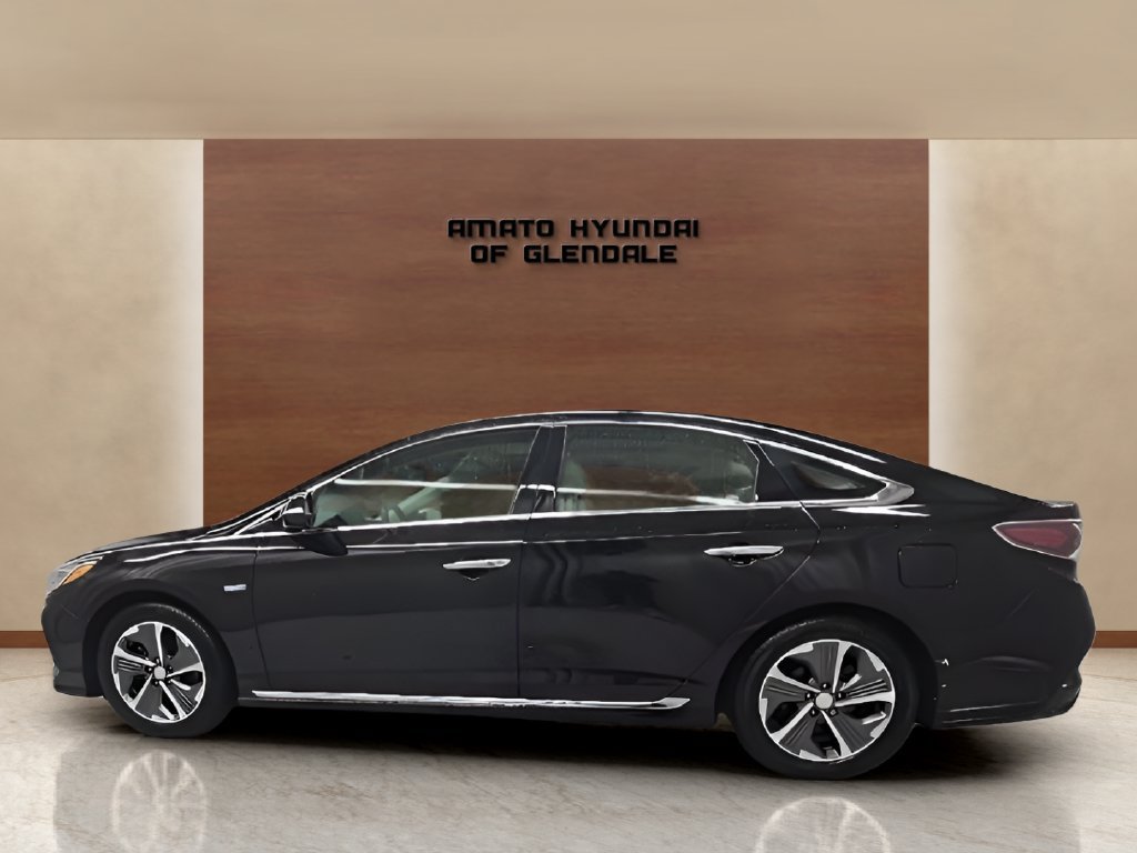 Used 2019 Hyundai Sonata Limited w/ Ultimate Package 02 FWD image 3