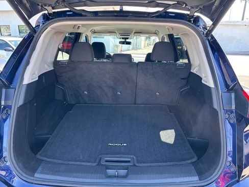 Used 2025 Nissan Rogue SV FWD image 33
