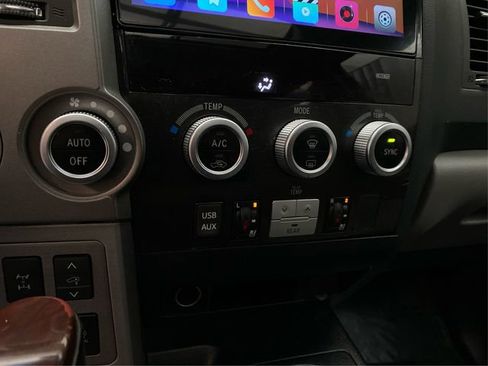 Used 2014 Toyota Sequoia Platinum image 32