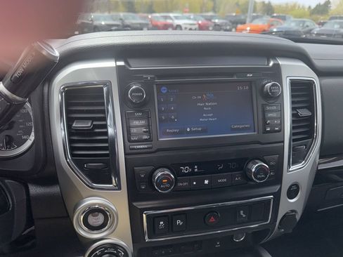 Used 2018 Nissan Titan SV w/ SV Convenience Package AWD/4WD image 13