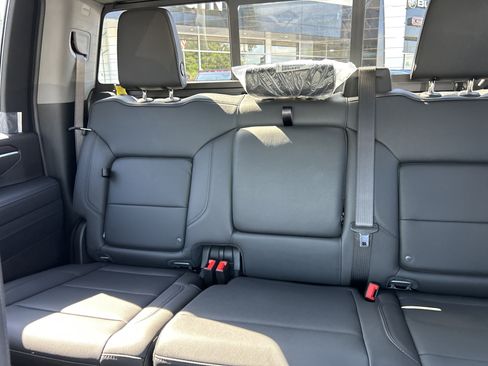 Used 2026 GMC Sierra 2500 SLT w/ SLT Premium Package AWD/4WD image 28