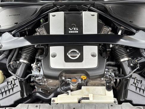 Used 2010 Nissan 370Z Touring w/ Sport Pkg RWD image 33