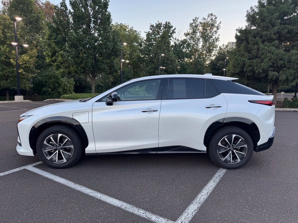Certified 2024 Lexus RZ 450e Premium w/ Technology Package AWD/4WD image 2