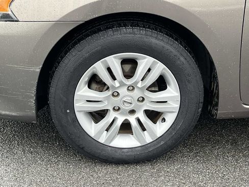 Used 2015 Nissan Sentra SV image 11