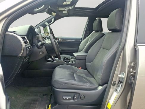 Used 2023 Lexus GX 460 Premium w/ Premium Package image 14