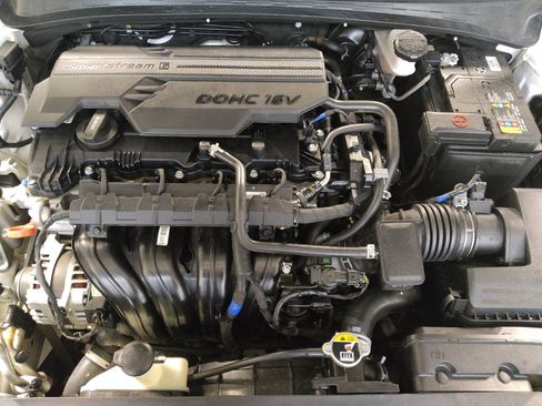Used 2024 Hyundai Elantra SEL FWD image 30