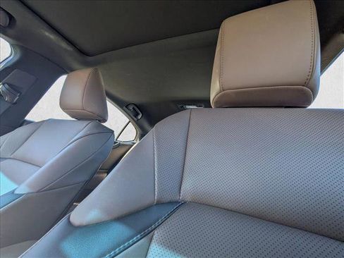 Used 2023 Lexus ES 300h w/ Premium Package image 15