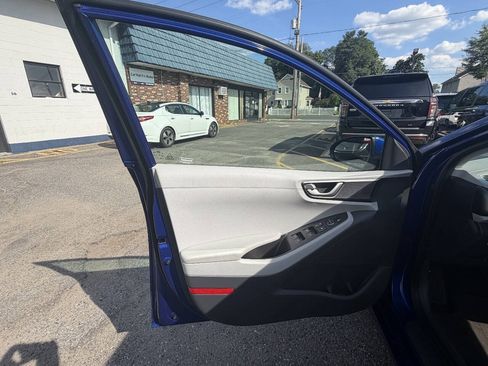 Used 2020 Hyundai Ioniq SE FWD image 30