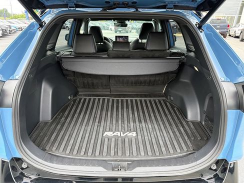 Used 2022 Toyota RAV4 XSE AWD/4WD image 18