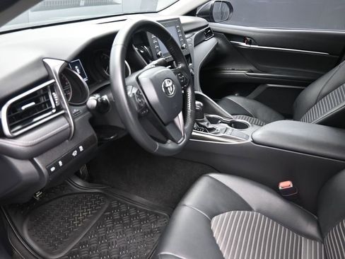 Used 2022 Toyota Camry SE image 18