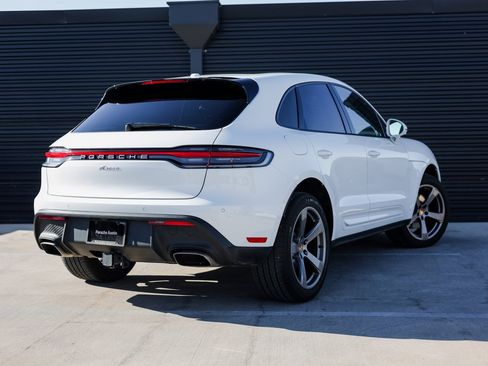 Certified 2025 Porsche Macan image 7