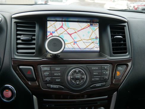 Used 2015 Nissan Pathfinder SL w/ SL Premium Package image 16