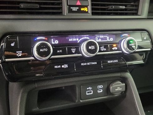 Certified 2024 Honda Pilot EX-L image 30