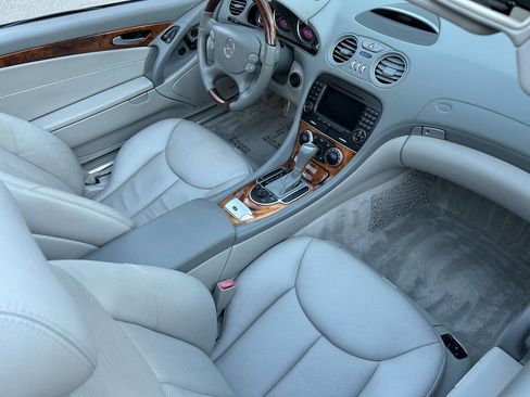 Used 2007 Mercedes-Benz SL 550 image 8