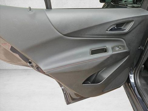Used 2023 Chevrolet Equinox RS FWD image 12