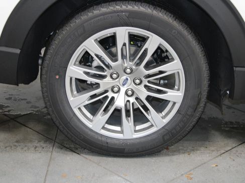 New 2026 Ford Explorer Platinum image 12