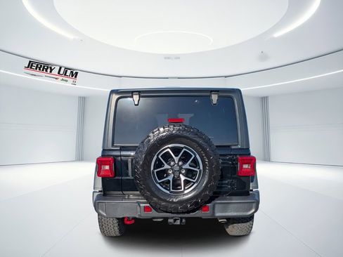 Used 2024 Jeep Wrangler Unlimited Rubicon image 4