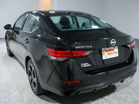 Used 2024 Nissan Sentra SV FWD image 9