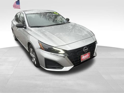 Used 2024 Nissan Altima 2.5 S image 25