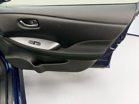 Used 2024 Nissan Leaf S FWD image 32