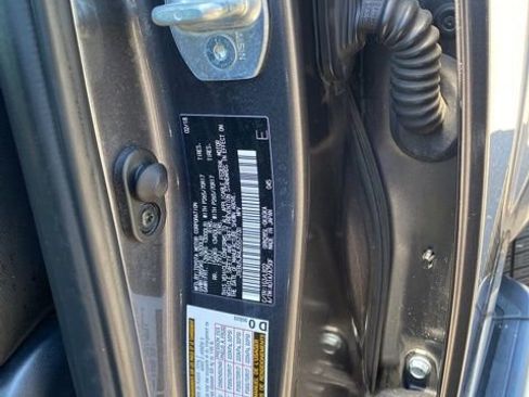 Used 2018 Toyota 4Runner SR5 Premium AWD/4WD image 32